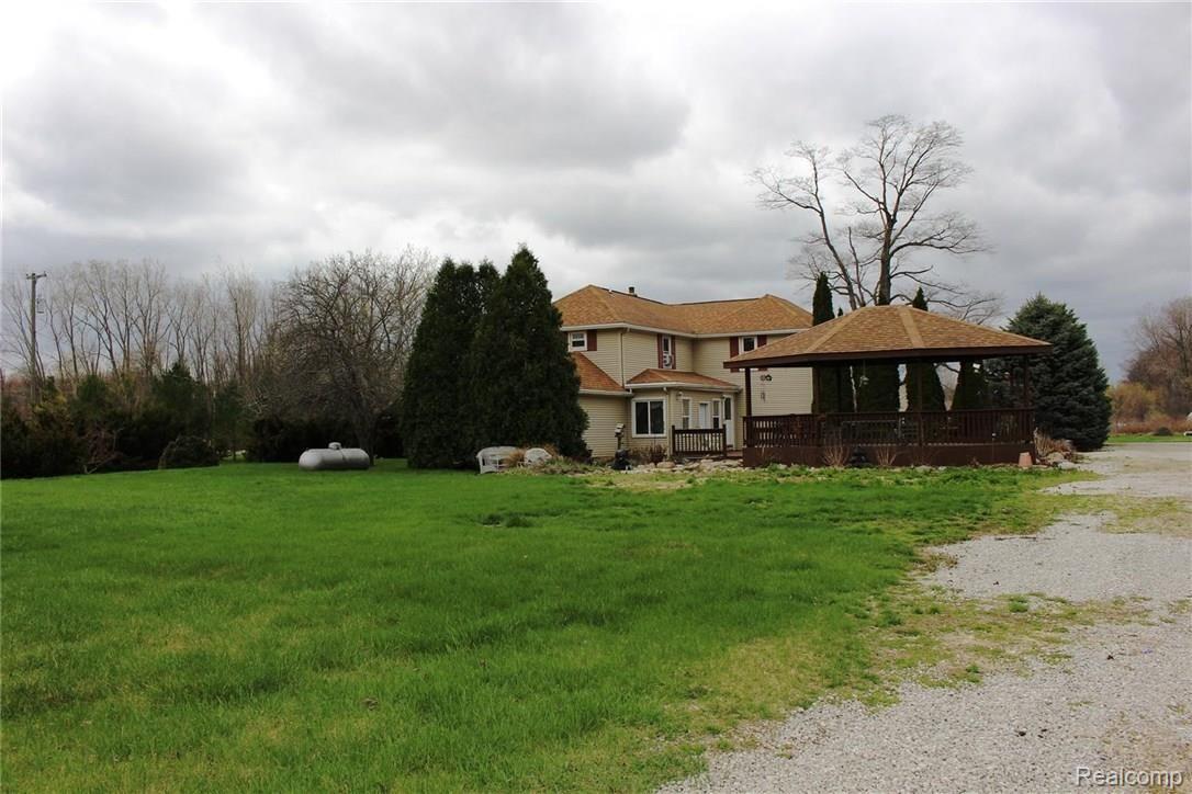 1656 Yensch Road Dundee, MI 48131 - Photo 24 of 25 93 backyard.JPG