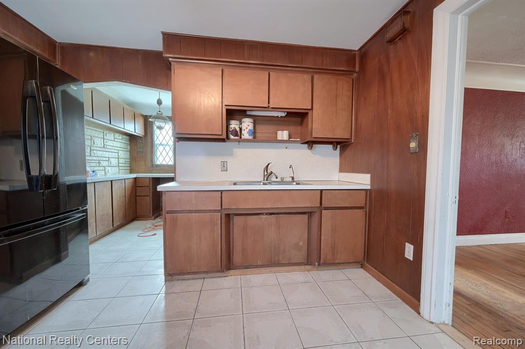 31000 Drake Road Farmington Hills, MI 48331 - Photo 8 of 29