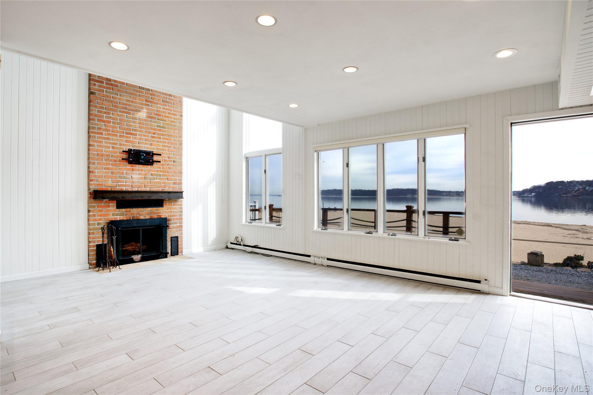 75-02 West Shore Road, Unit 2 Port Washington, NY 11050 - Photo 3 of 10