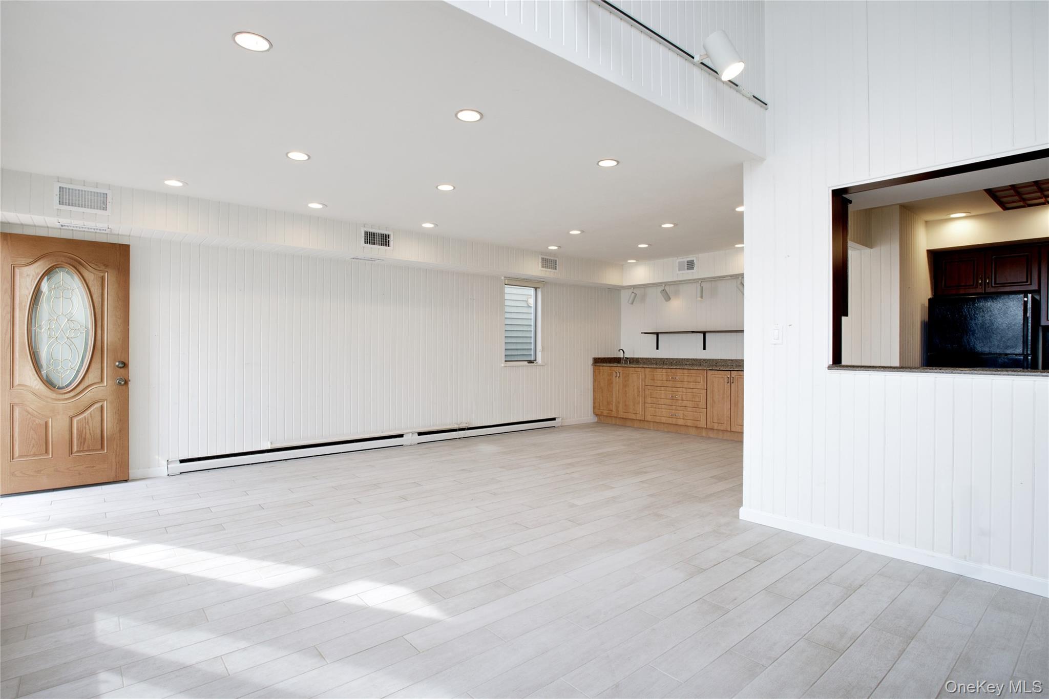 75-02 West Shore Road, Unit 2 Port Washington, NY 11050 - Photo 4 of 10