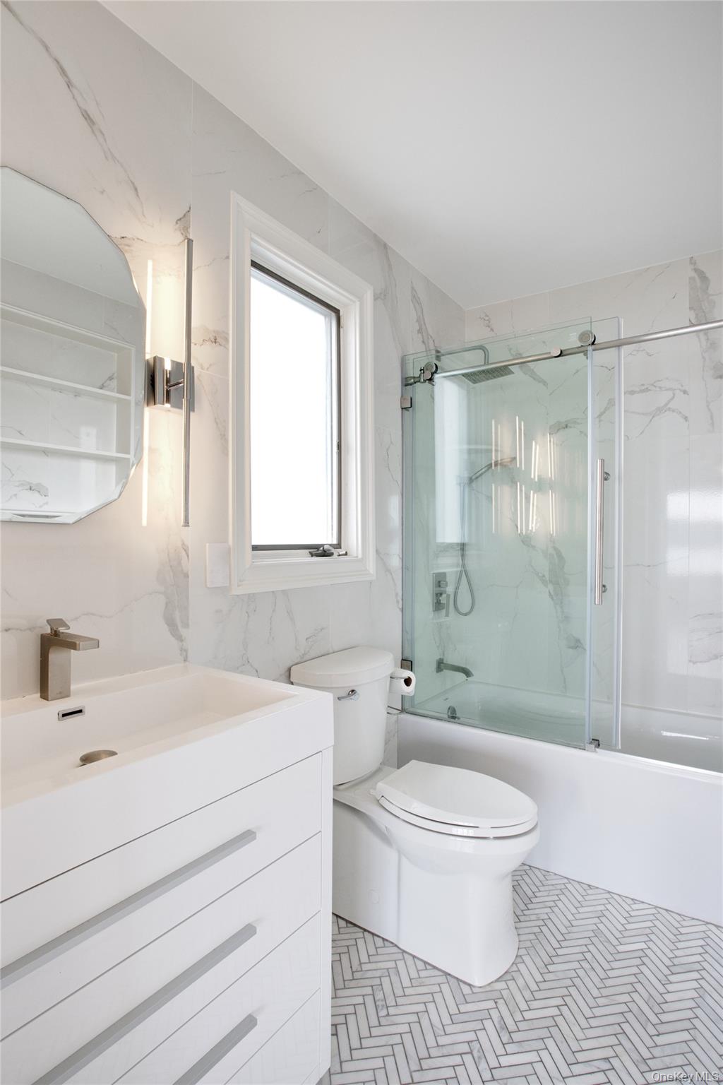 75-02 West Shore Road, Unit 2 Port Washington, NY 11050 - Photo 6 of 10