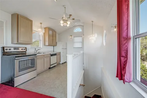 $1,350,000 | 19519 Draper Mountain Trail, Lago Vista, TX 78645