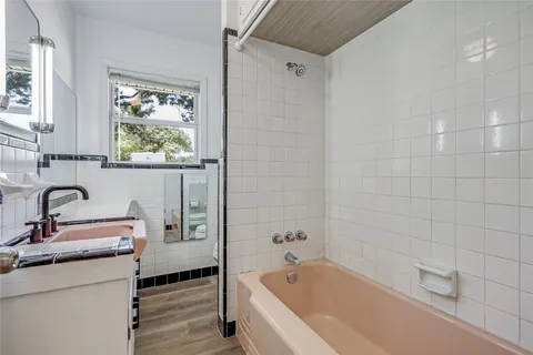 $1,350,000 | 19519 Draper Mountain Trail, Lago Vista, TX 78645