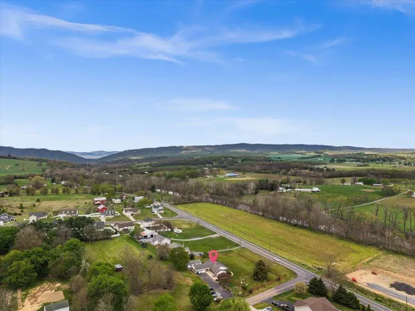 $375,000 | 330 North Sunset Drive, Broadway, VA 22815