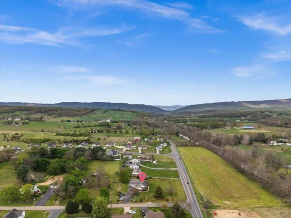 $375,000 | 330 North Sunset Drive, Broadway, VA 22815