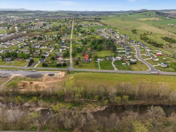 $375,000 | 330 North Sunset Drive, Broadway, VA 22815