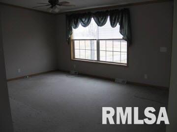 4702 England Road Salem, IL 62881 - Photo 7 of 12