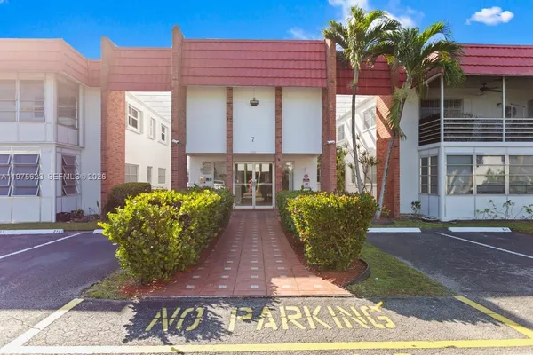 $1,700 | 2251 Northwest 48th Terrace, Unit 102, Lauderhill, FL 33313