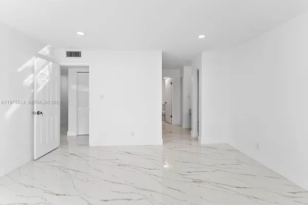 $1,700 | 2251 Northwest 48th Terrace, Unit 102, Lauderhill, FL 33313