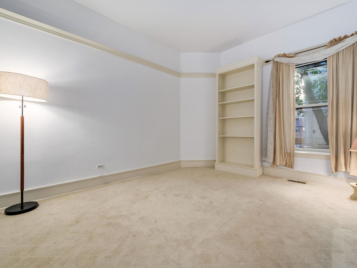 3020 North Sheridan Road, Unit 1N Chicago, IL 60657 - Photo 15 of 29 an empty room with a empty space and windows