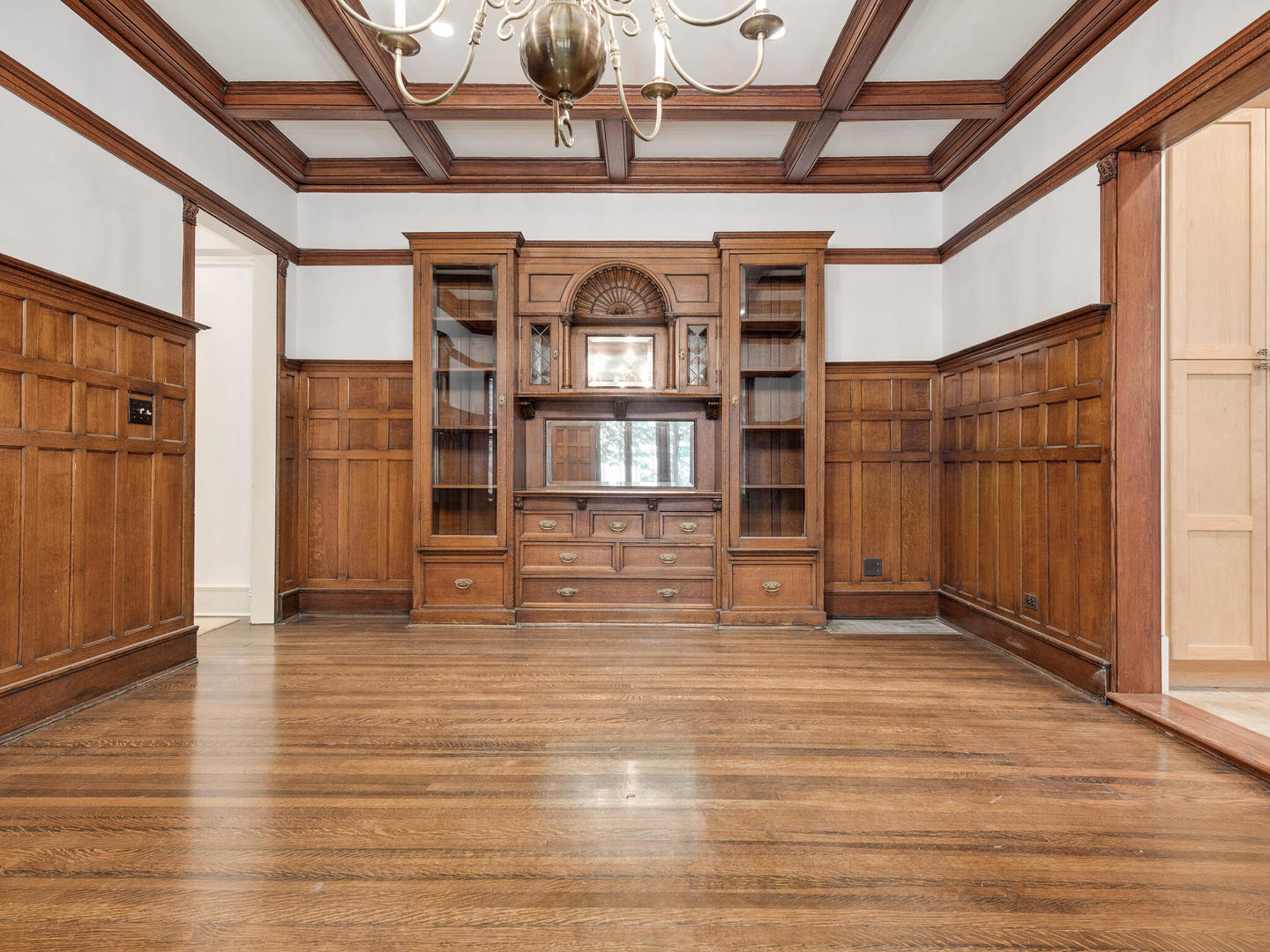 3020 North Sheridan Road, Unit 1N Chicago, IL 60657 - Photo 3 of 29 a view of an empty room