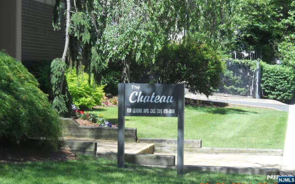 25 Zabriskie Street, Unit 3F Hackensack, NJ 07601 - Photo 2 of 10 a view of a park with welcome board