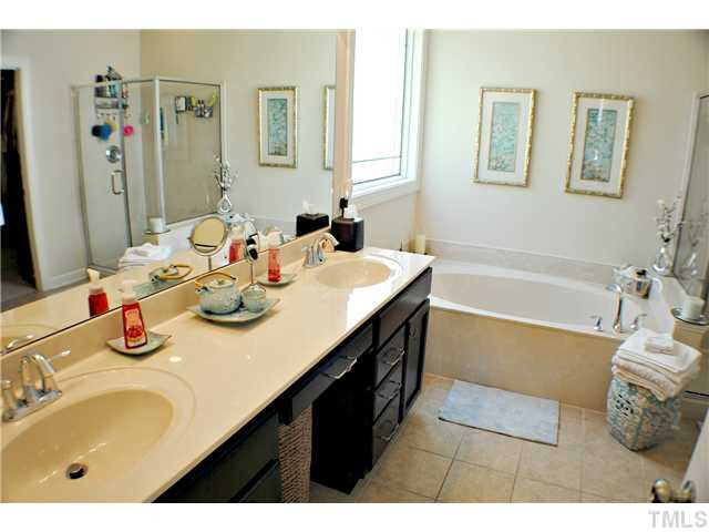 4008 Red Grape Drive Raleigh, NC 27607 - Photo 14 of 25 Bathroom