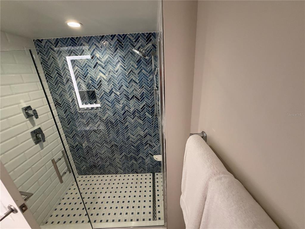 210 Sands Point Road, Unit 2402 Longboat Key, FL 34228 - Photo 17 of 26