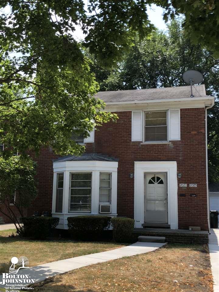 2021 Vernier Road, Unit 2025 Grosse Pointe Woods, MI 48236 - Photo 1 of 10