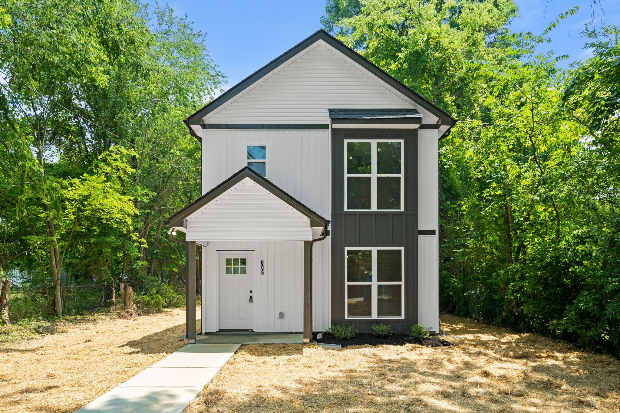 606 Smith Street Springfield, TN 37172 - Photo 1 of 25 Gallery Image 1