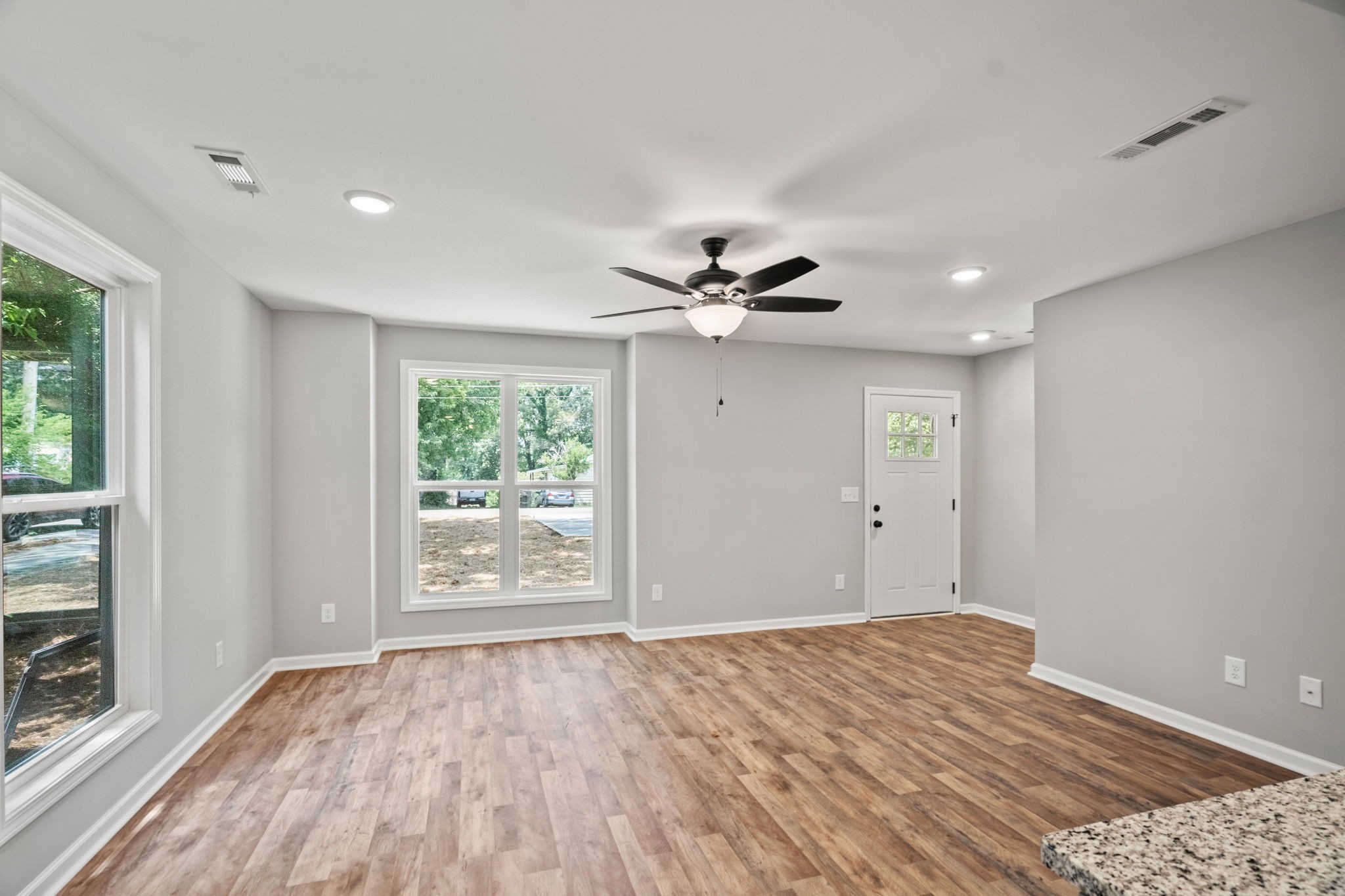 606 Smith Street Springfield, TN 37172 - Photo 5 of 25 Gallery Image 5