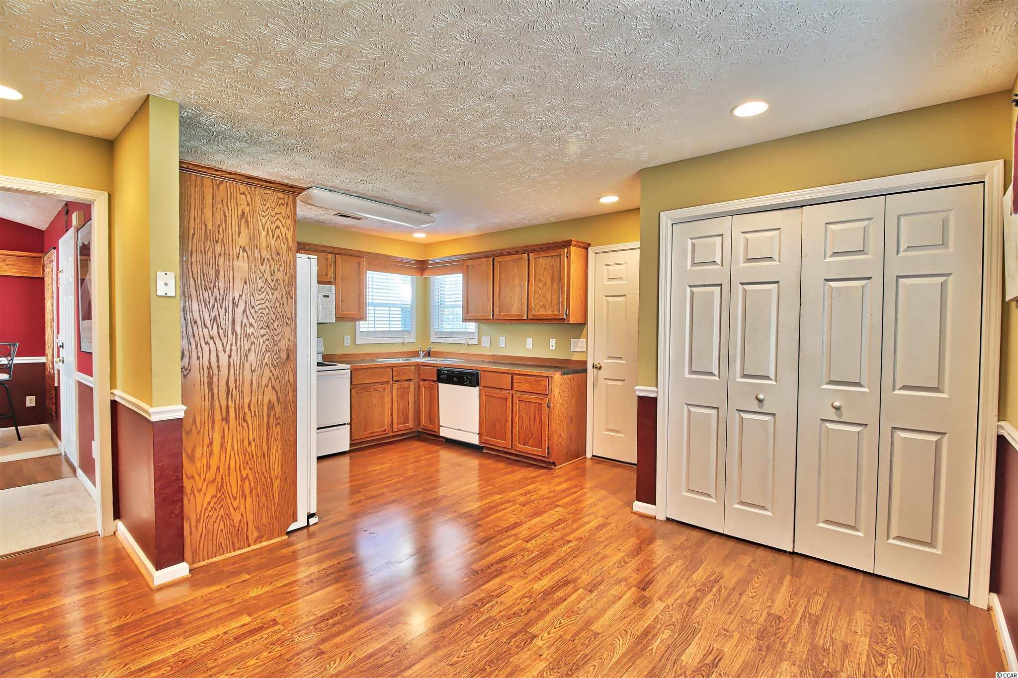 9565 Sullivan Drive Murrells Inlet, SC 29576 - Photo 8 of 39 Gallery Image 8