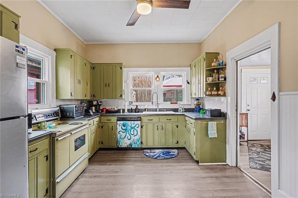 403 West Center Street Lexington, NC 27292 - Photo 16 of 46