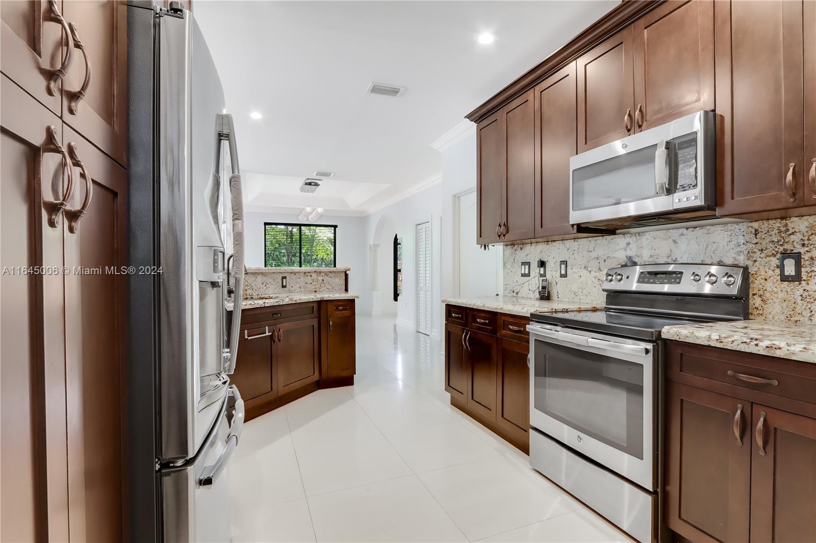 3231 Southwest 16th Terrace Miami, FL 33145 - Photo 12 of 32 Gallery Image 12