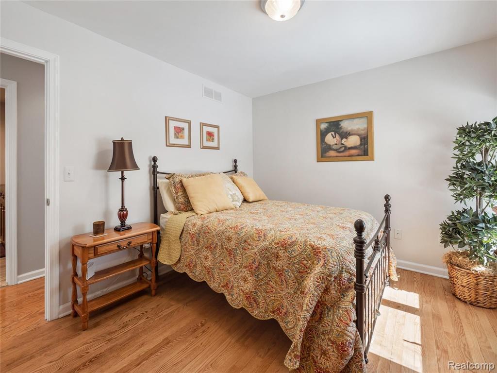 21311 Metroview Road Farmington Hills, MI 48335 - Photo 37 of 78