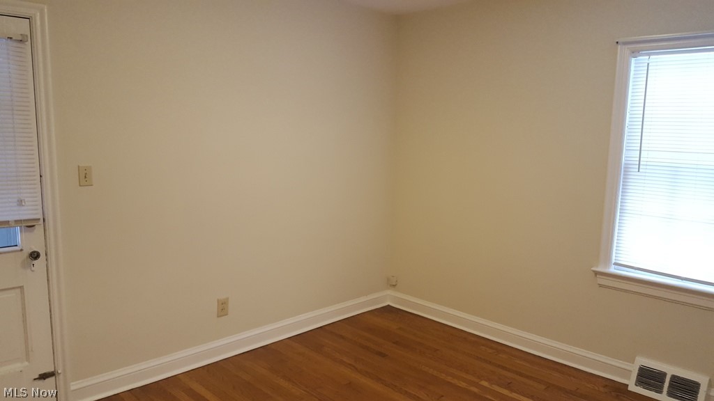 3670 Daleford Road Cleveland, OH 44120 - Photo 6 of 15 Gallery Image 6