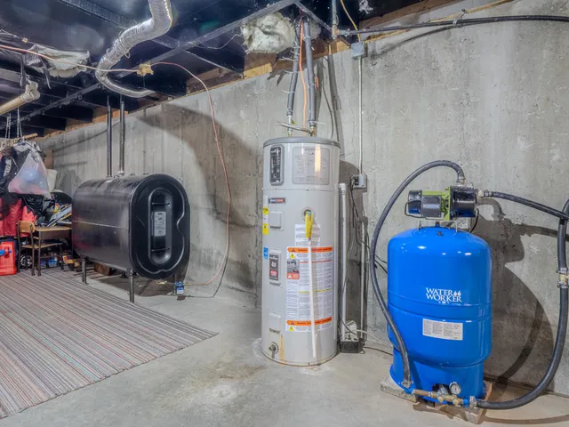 $305,000 | 865 Walker Mountain Road, Clarendon, VT 05759