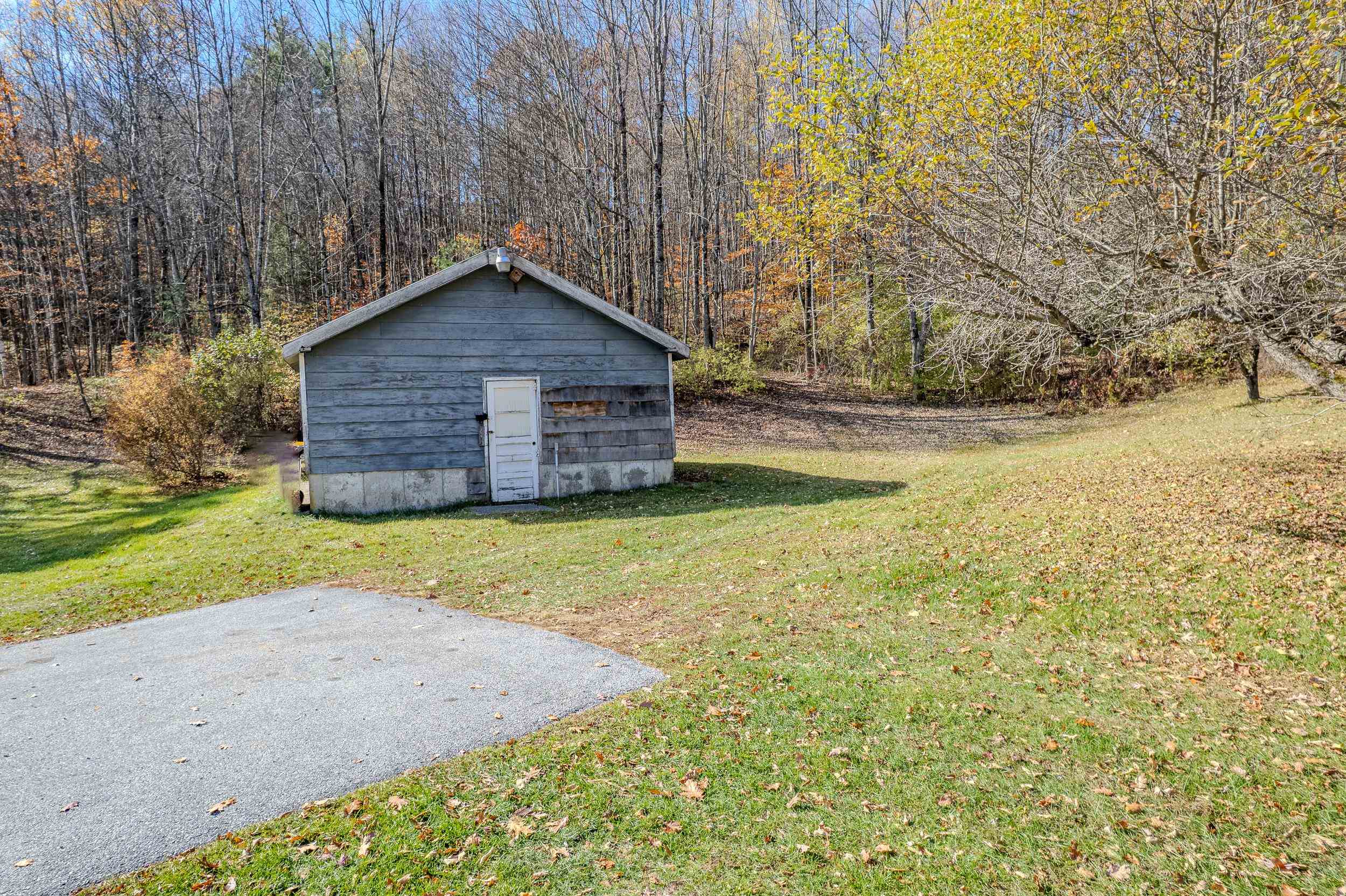 865 Walker Mountain Road Clarendon, VT 05759 - Photo 31 of 35