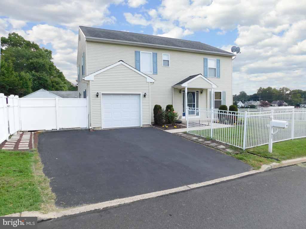 19 Greene Road Warminster, PA 18974 - Photo 1 of 20 Welcome to 19 Greene Rd