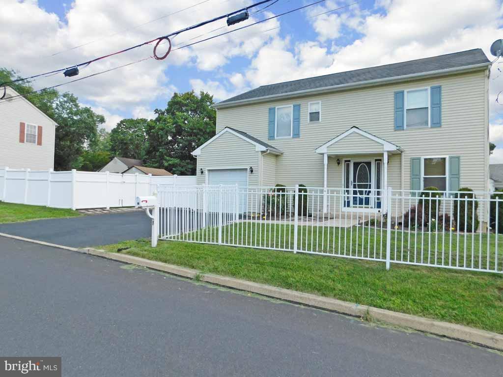 19 Greene Road Warminster, PA 18974 - Photo 2 of 20