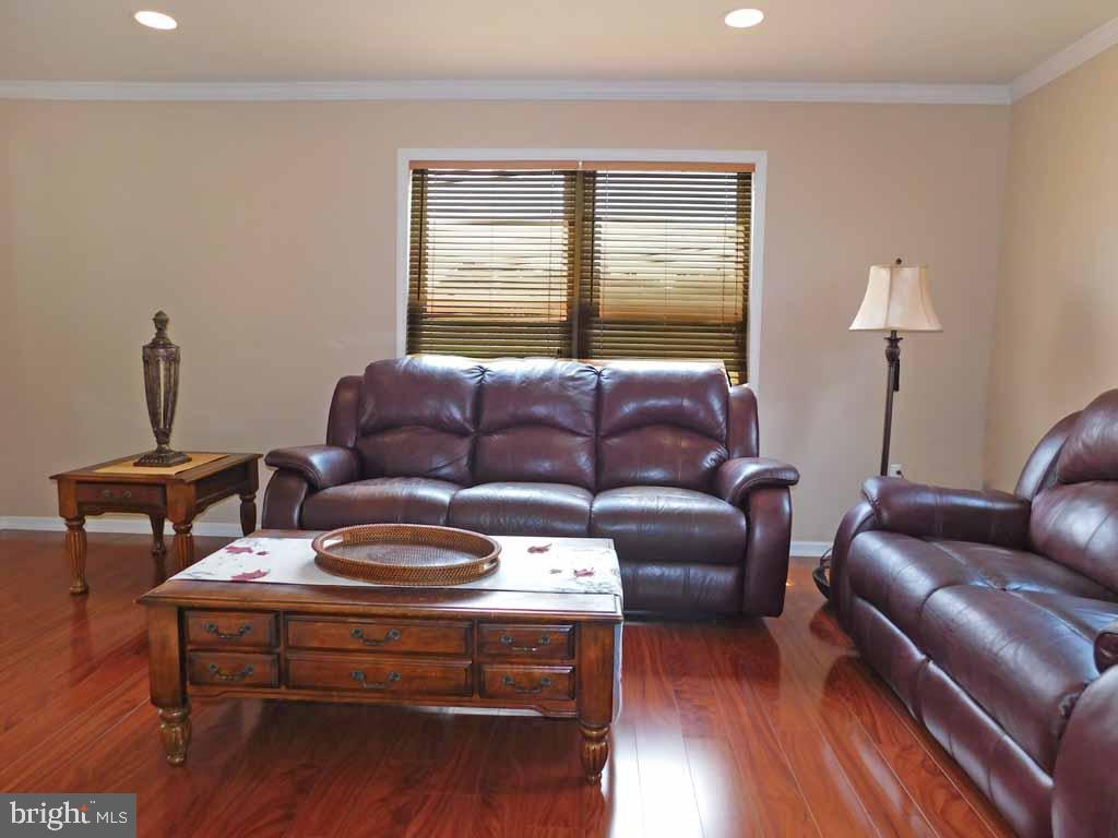 19 Greene Road Warminster, PA 18974 - Photo 4 of 20 Formal Living Room