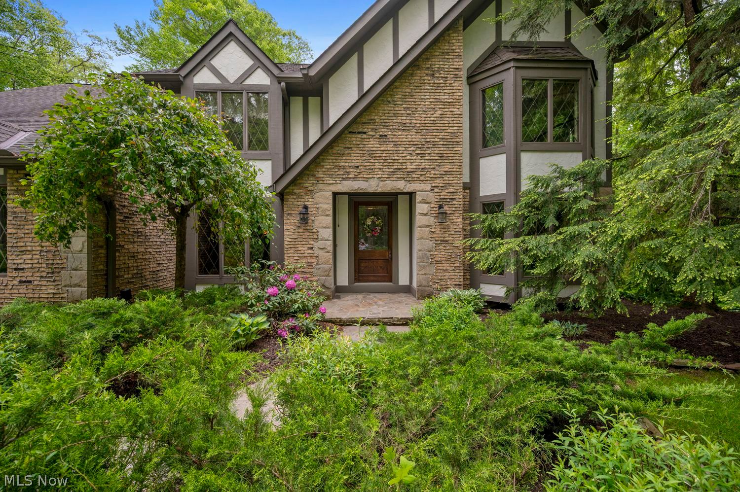 15115 Hemlock Point Road Chagrin Falls, OH 44022 - Photo 3 of 50