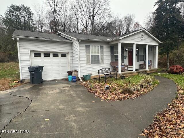 2219 Ridgecrest Drive Knoxville, TN 37918 - Photo 3 of 21 IMG_5570