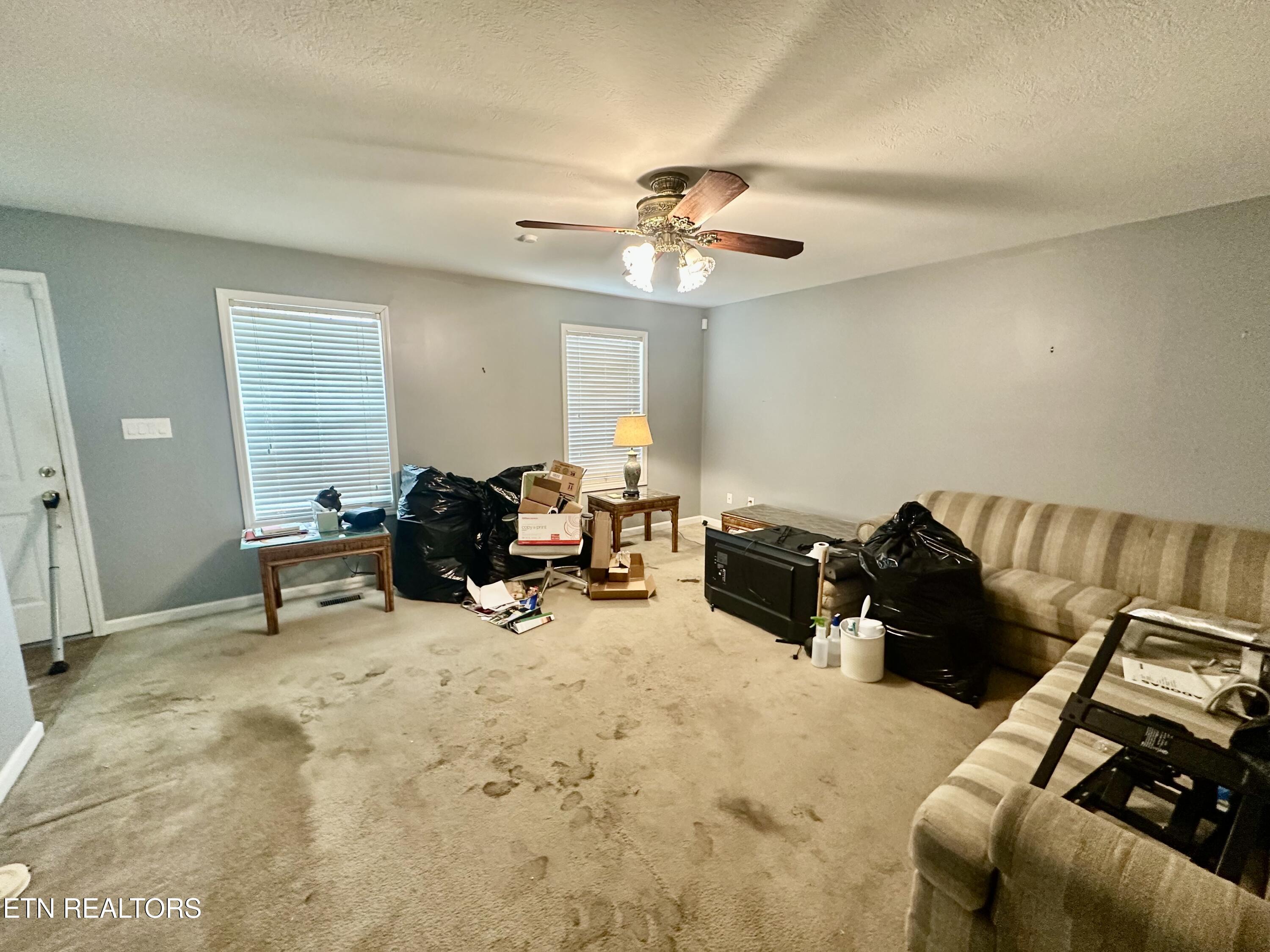 2219 Ridgecrest Drive Knoxville, TN 37918 - Photo 5 of 21 IMG_7338