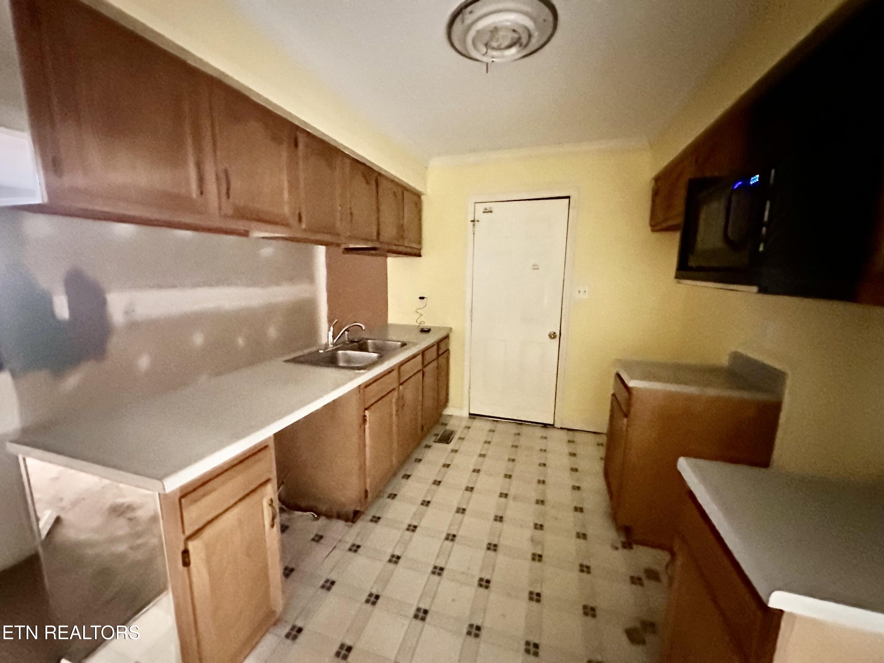 2219 Ridgecrest Drive Knoxville, TN 37918 - Photo 6 of 21 IMG_7340