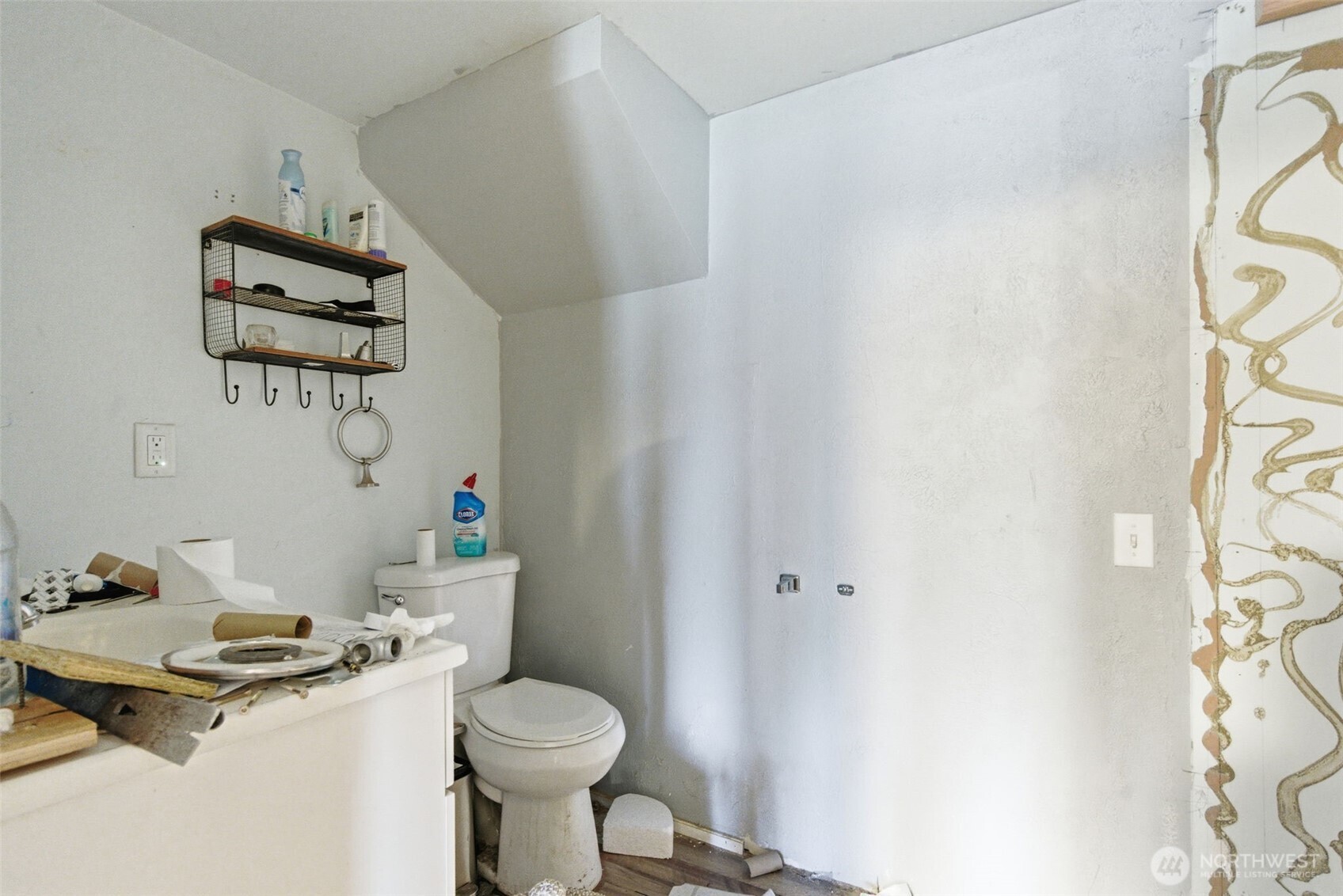 153 Davidson Drive Sequim, WA 98382 - Photo 10 of 36 a bathroom with a sink toilet and a mirror