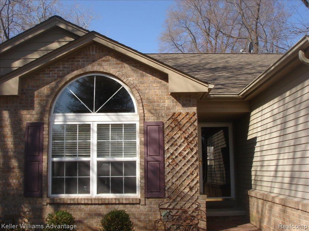 23657 Tuck Road Farmington, MI 48336 - Photo 3 of 19 Front Entrance