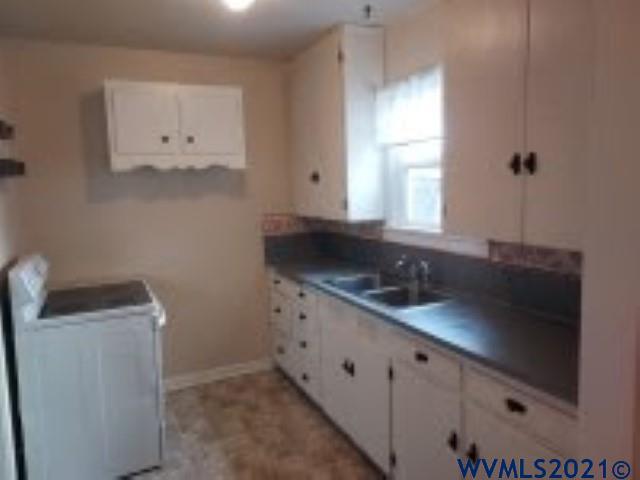 1090 Southwest 14th Avenue Albany, OR 97321 - Photo 4 of 10