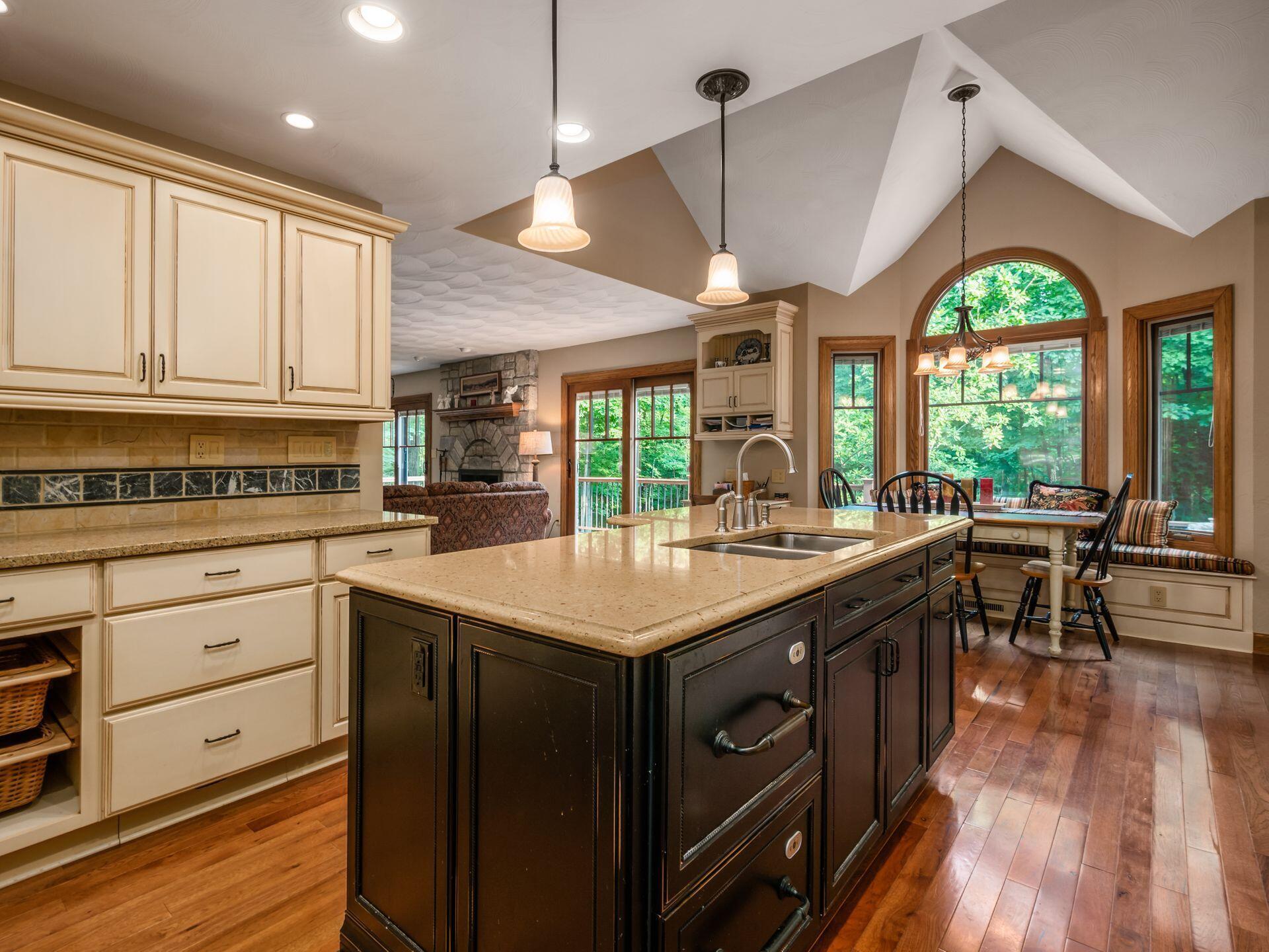 7790 Cook Road Powell, OH 43065 - Photo 7 of 43 Gallery Image 7