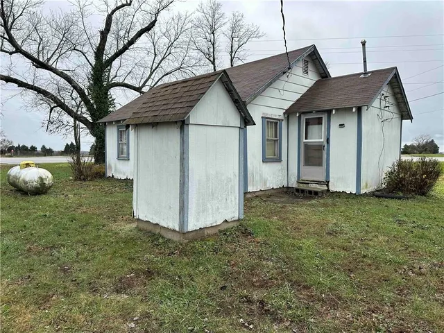 $45,000 | 12339 Highway 65, Cross Timbers, MO 65634
