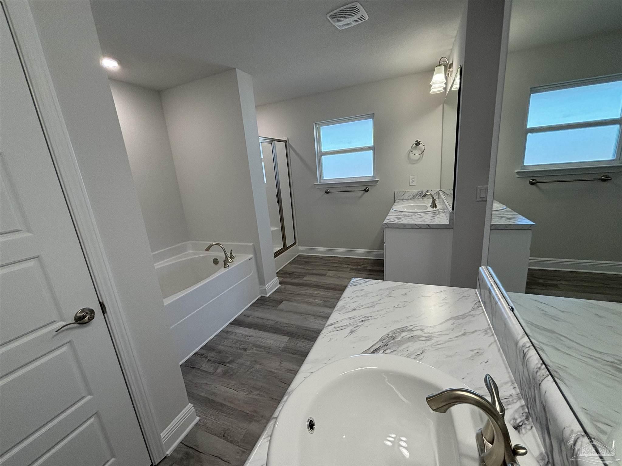 1815 Sunset Maple Road, Unit 29B Cantonment, FL 32533 - Photo 4 of 6