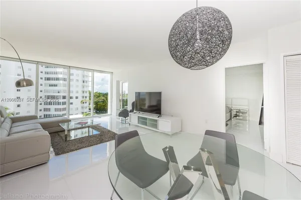 $4,000 | 10275 Collins Avenue, Unit 416, Bal Harbour, FL 33154
