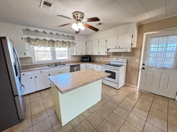 $258,900 | 1349 Lexington Highway, Loretto, TN 38469