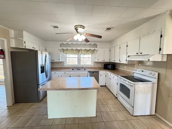 $258,900 | 1349 Lexington Highway, Loretto, TN 38469