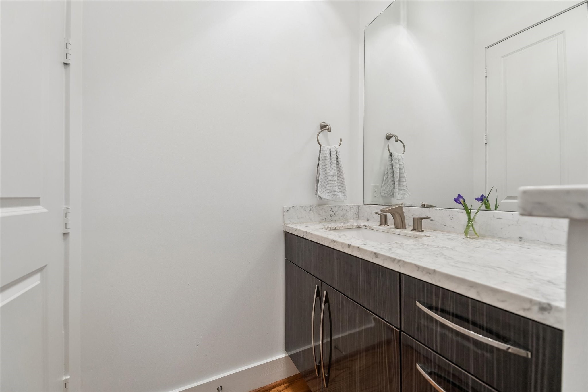 1518 West Clay Street Houston, TX 77019 - Photo 24 of 36 Second floor powder bath.