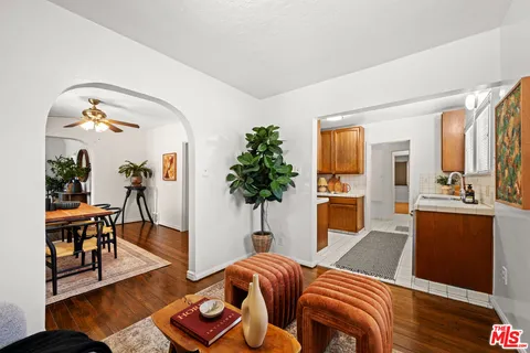 $1,650,000 | 637 North Detroit Street, Los Angeles, CA 90036