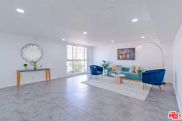 $4,695 | 1017 South Bedford Street, Unit 2, Los Angeles, CA 90035