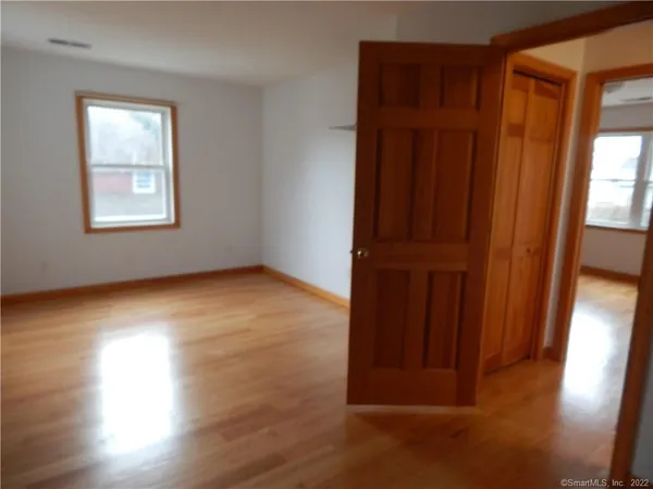 $2,850 | 32 Cambridge Avenue, Milford, CT 06460