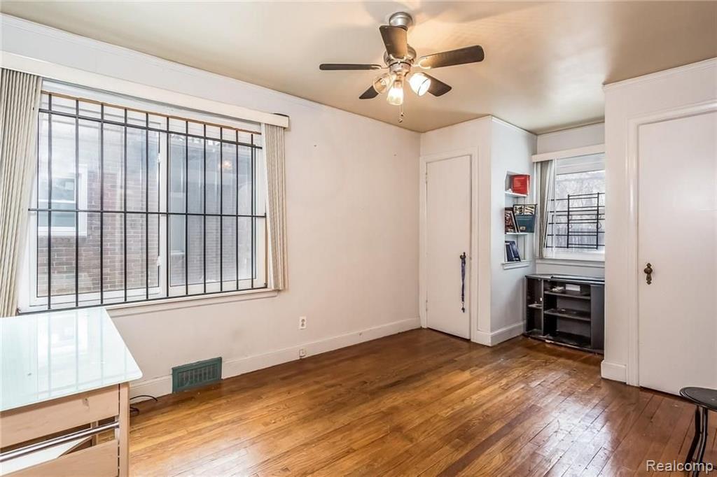 5084-5086 Yorkshire Road Detroit, MI 48224 - Photo 3 of 29