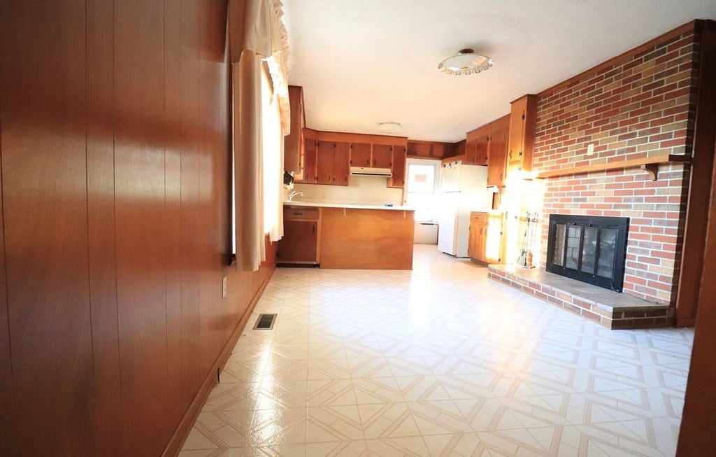 232 Thomas Road Lebanon, VA 24266 - Photo 5 of 24 Gallery Image 5